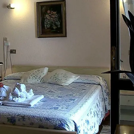 Hotel Rondanino ホテル